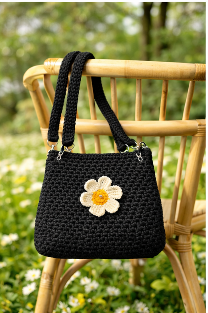 Crochet Daisy Shoulder Bag